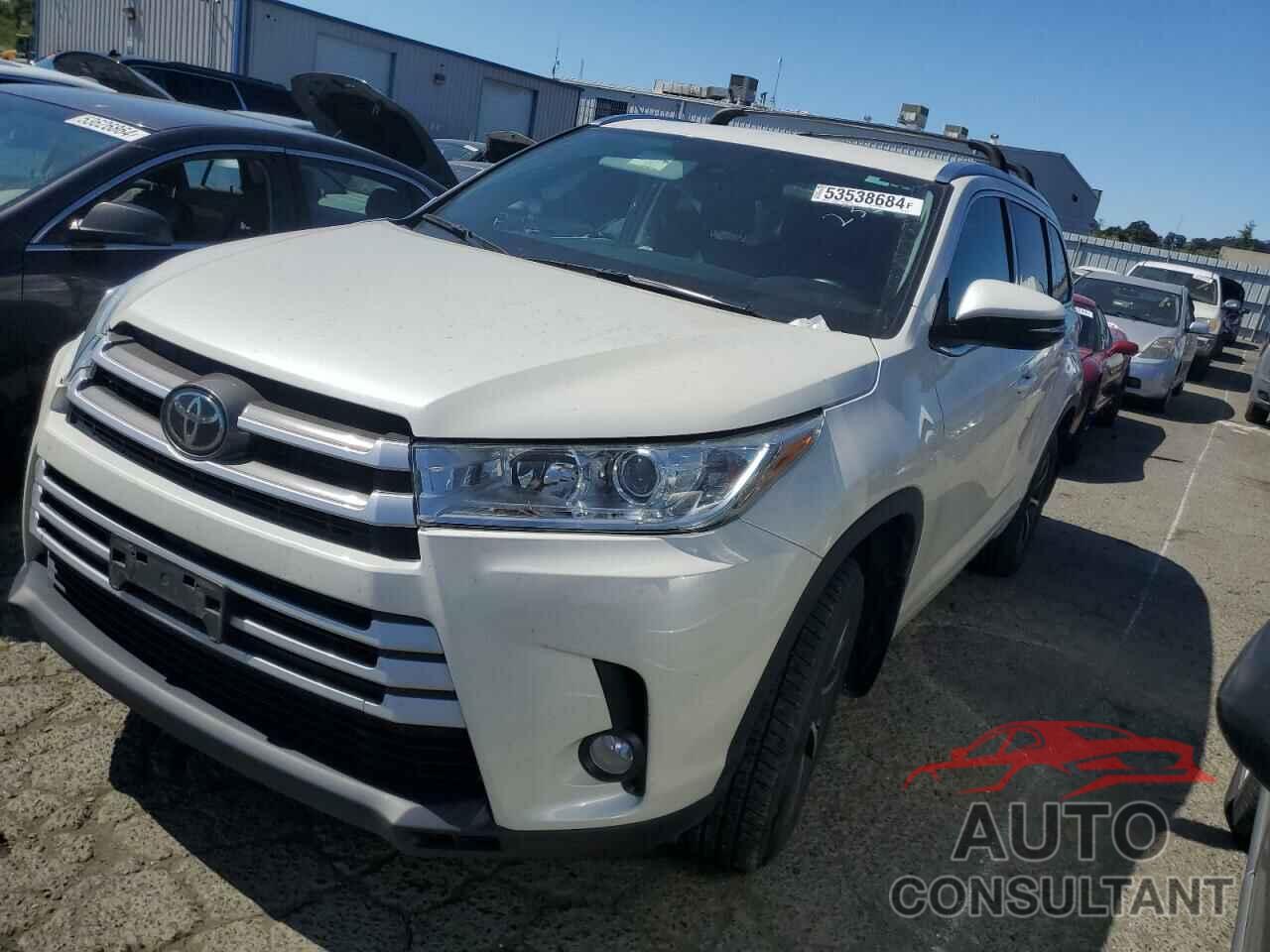 TOYOTA HIGHLANDER 2018 - 5TDJZRFH5JS532337