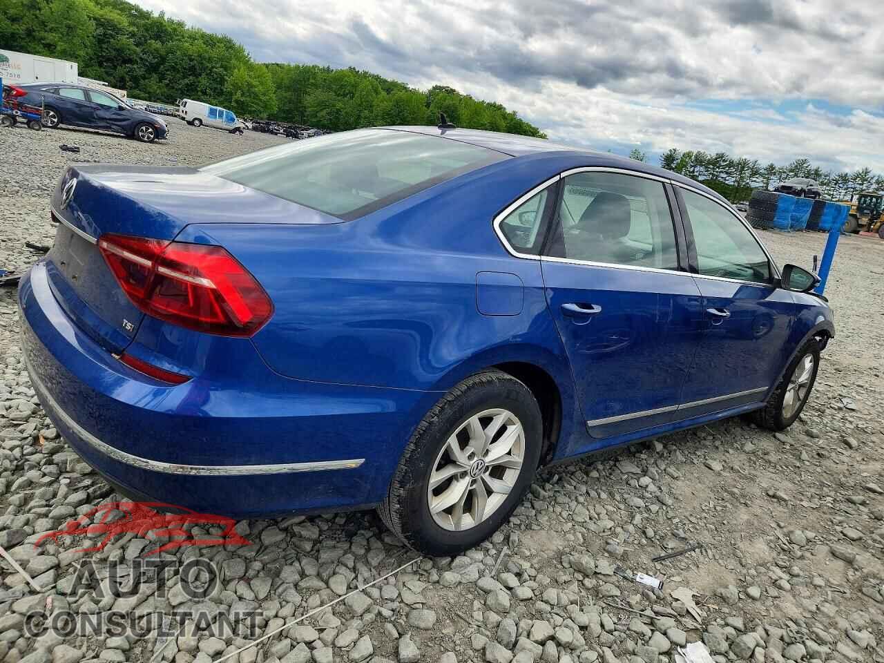 VOLKSWAGEN PASSAT 2017 - 1VWAT7A31HC080963