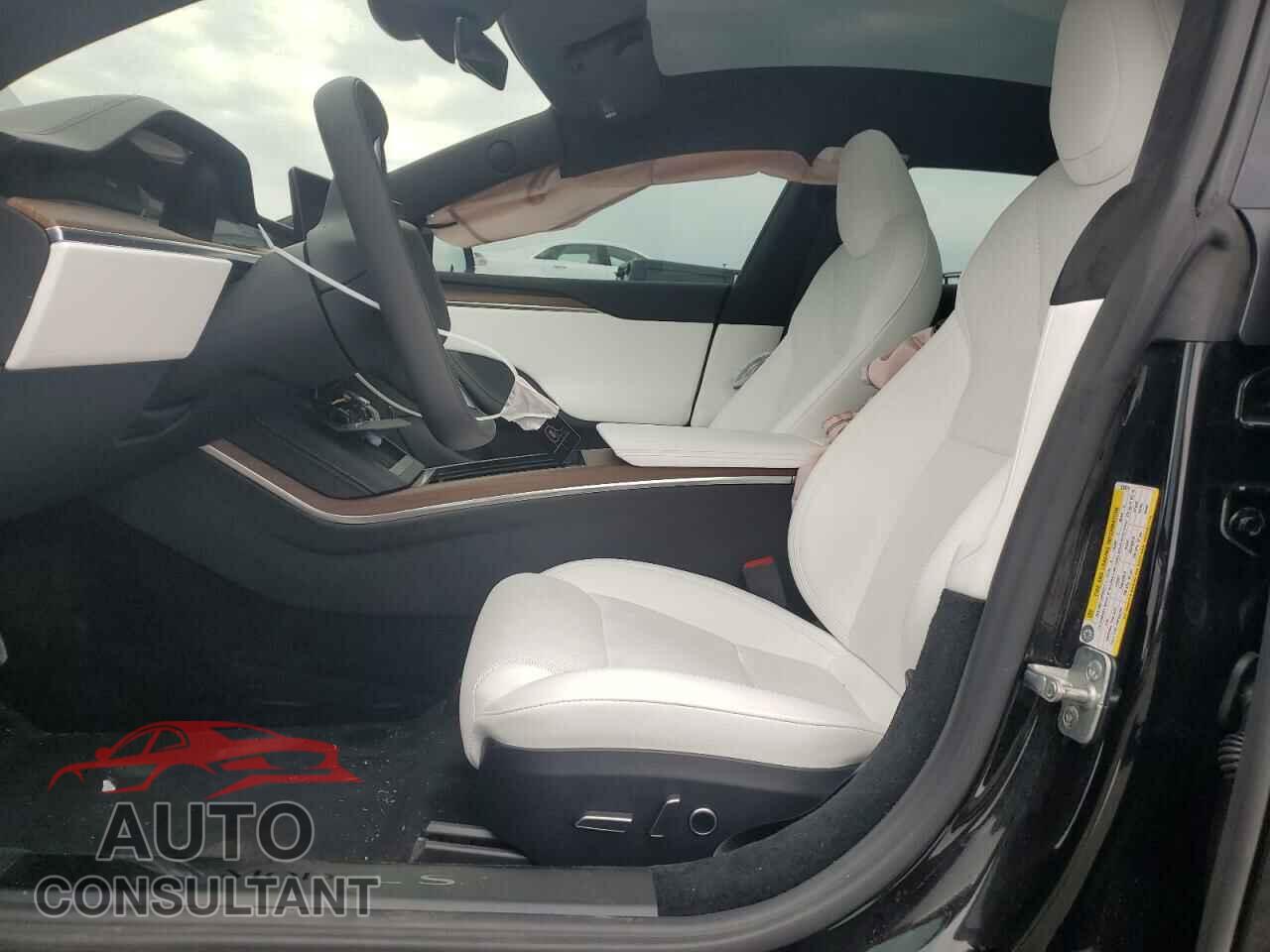 TESLA MODEL S 2024 - 5YJSA1E51RF533876