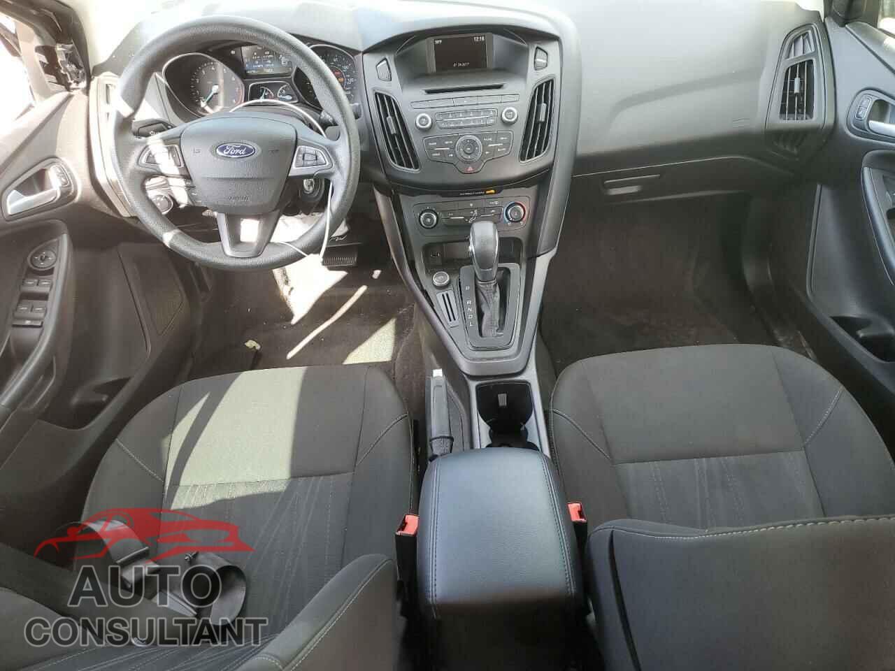 FORD FOCUS 2017 - 1FADP3F24HL244774
