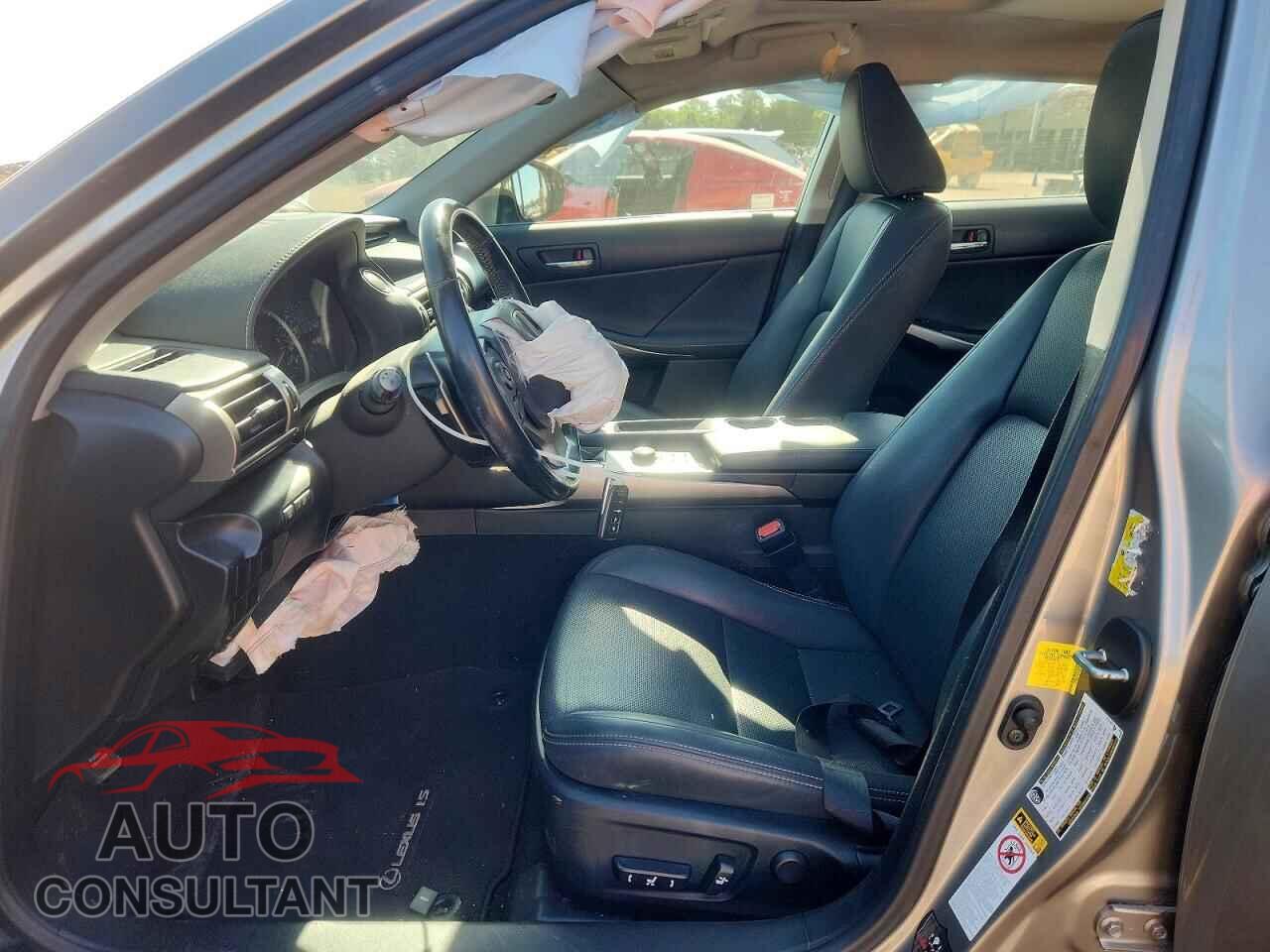 LEXUS IS 2016 - JTHBA1D2XG5013082