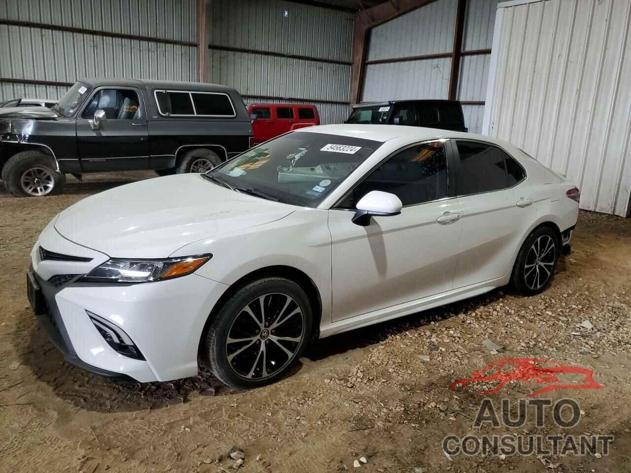 TOYOTA CAMRY 2018 - 4T1B11HK9JU577035