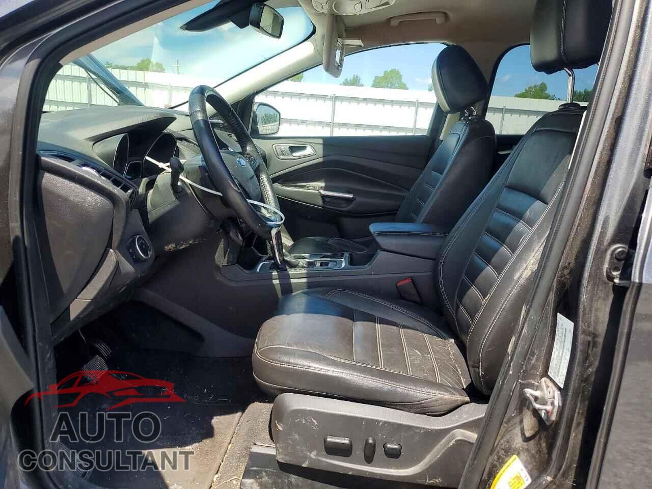 FORD ESCAPE 2017 - 1FMCU0JD6HUC28037
