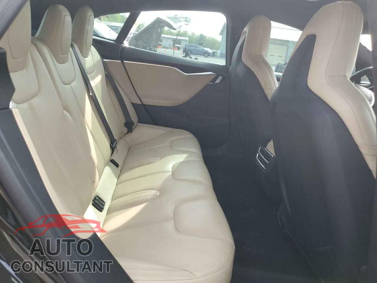 TESLA MODEL S 2015 - 5YJSA1E21FF116677
