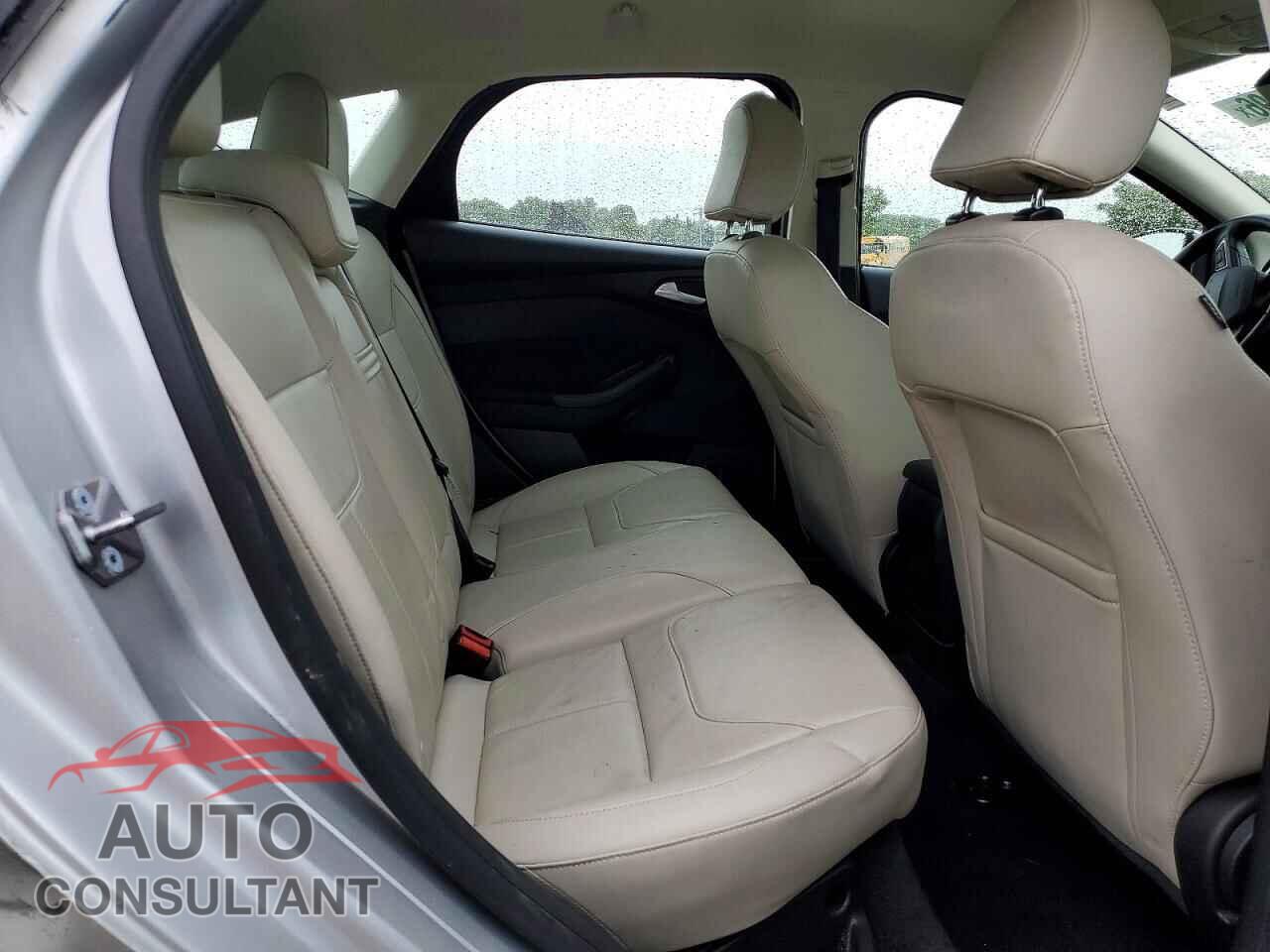 FORD FOCUS 2016 - 1FADP3N28GL302885