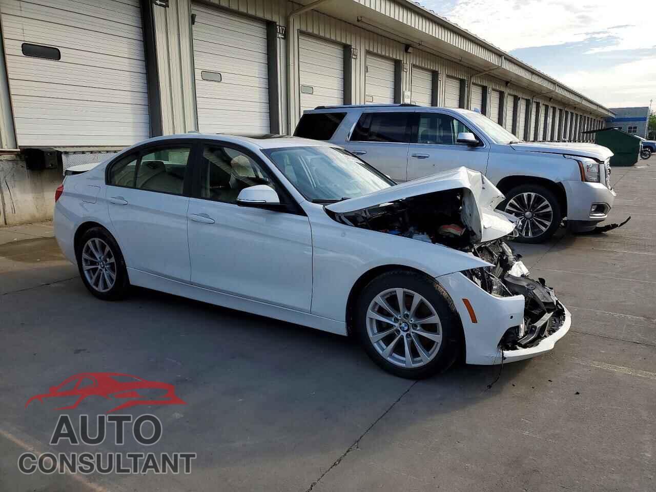 BMW 3 SERIES 2017 - WBA8A3C34HK692915