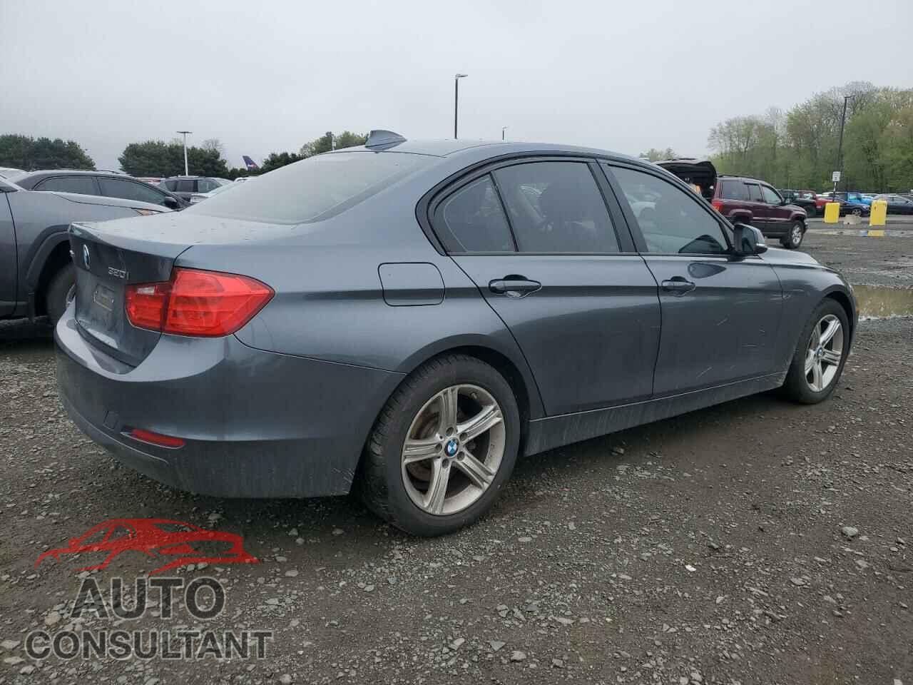 BMW 3 SERIES 2015 - WBA3C3G51FNT51452
