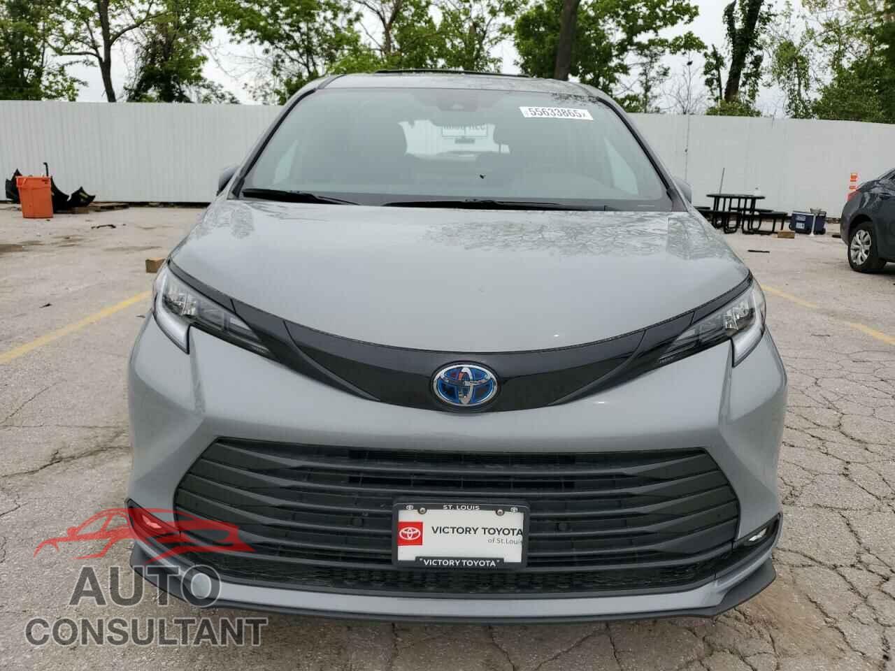 TOYOTA SIENNA 2025 - 5TDCSKFC3SS155341