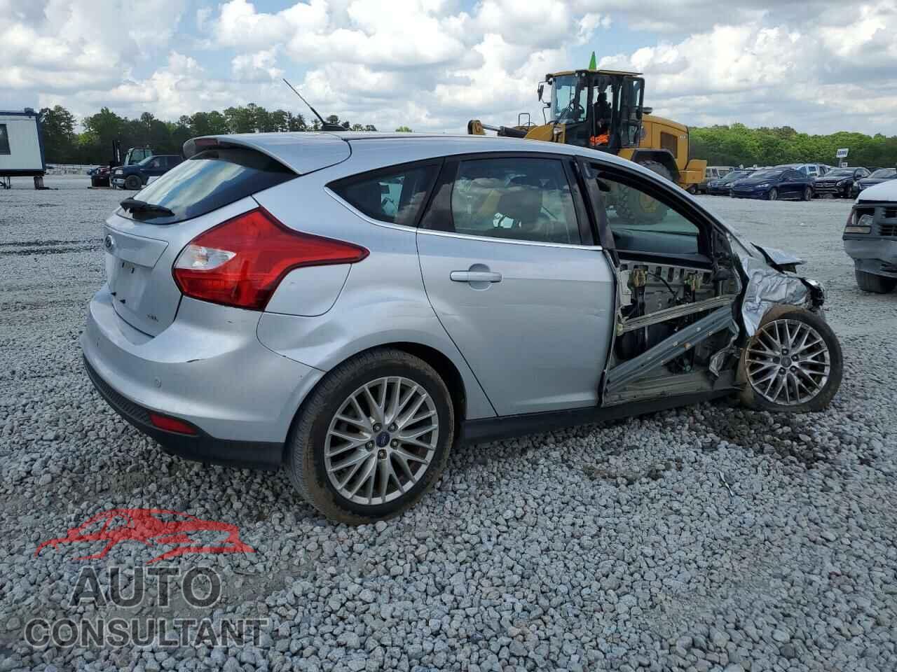 FORD FOCUS 2012 - 1FAHP3M28CL332644