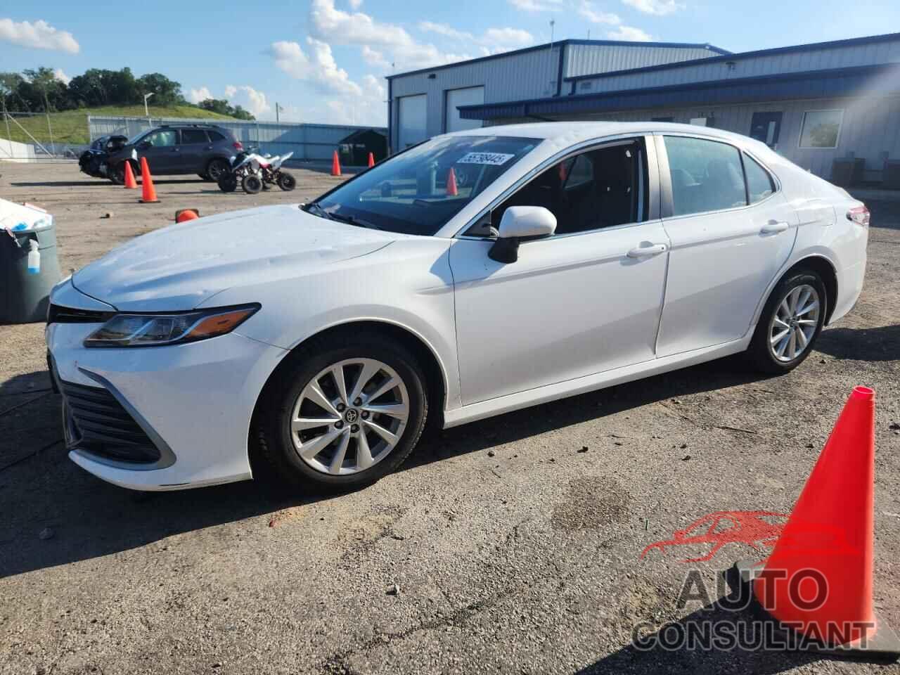 TOYOTA CAMRY 2021 - 4T1C11AK5MU417267