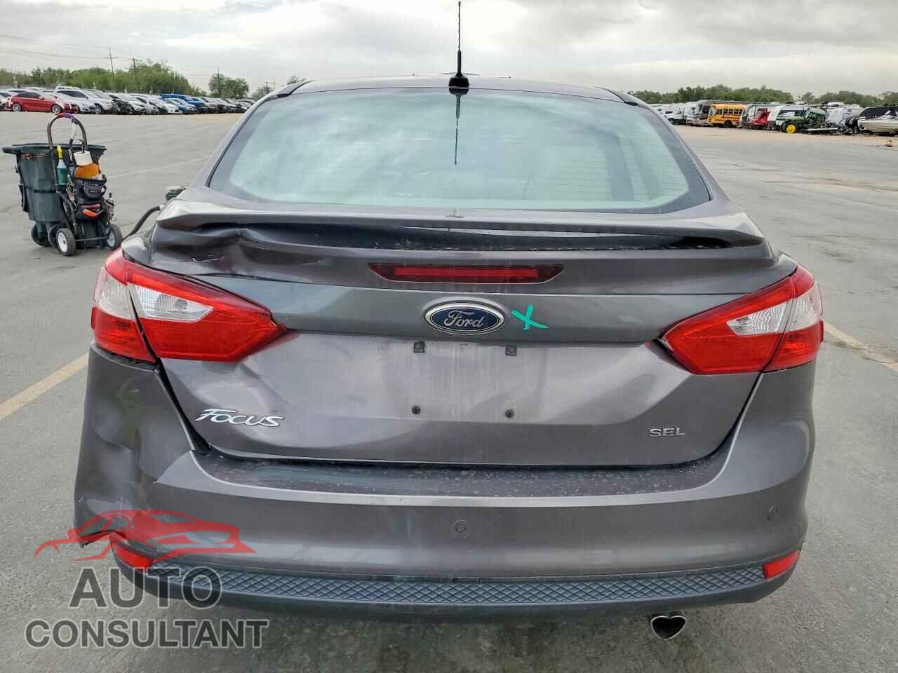 FORD FOCUS 2012 - 1FAHP3H21CL291025