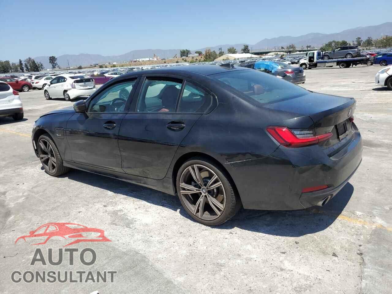 BMW 3 SERIES 2023 - 3MW39FF03P8C93385