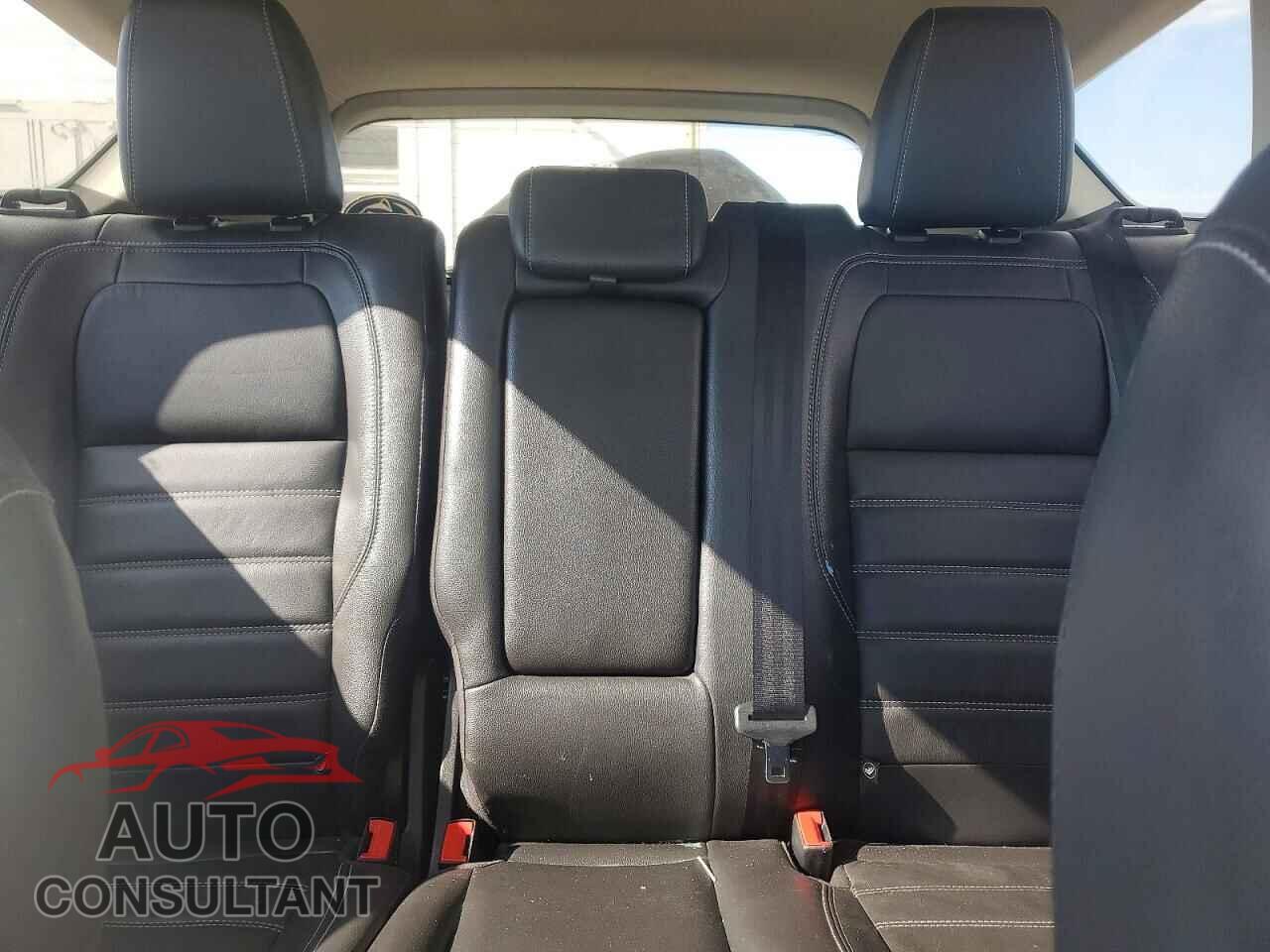 FORD ESCAPE 2018 - 1FMCU9J92JUC19700