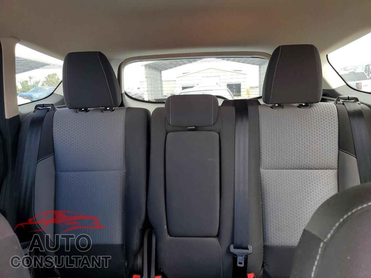 FORD ESCAPE 2017 - 1FMCU0GD8HUB02902