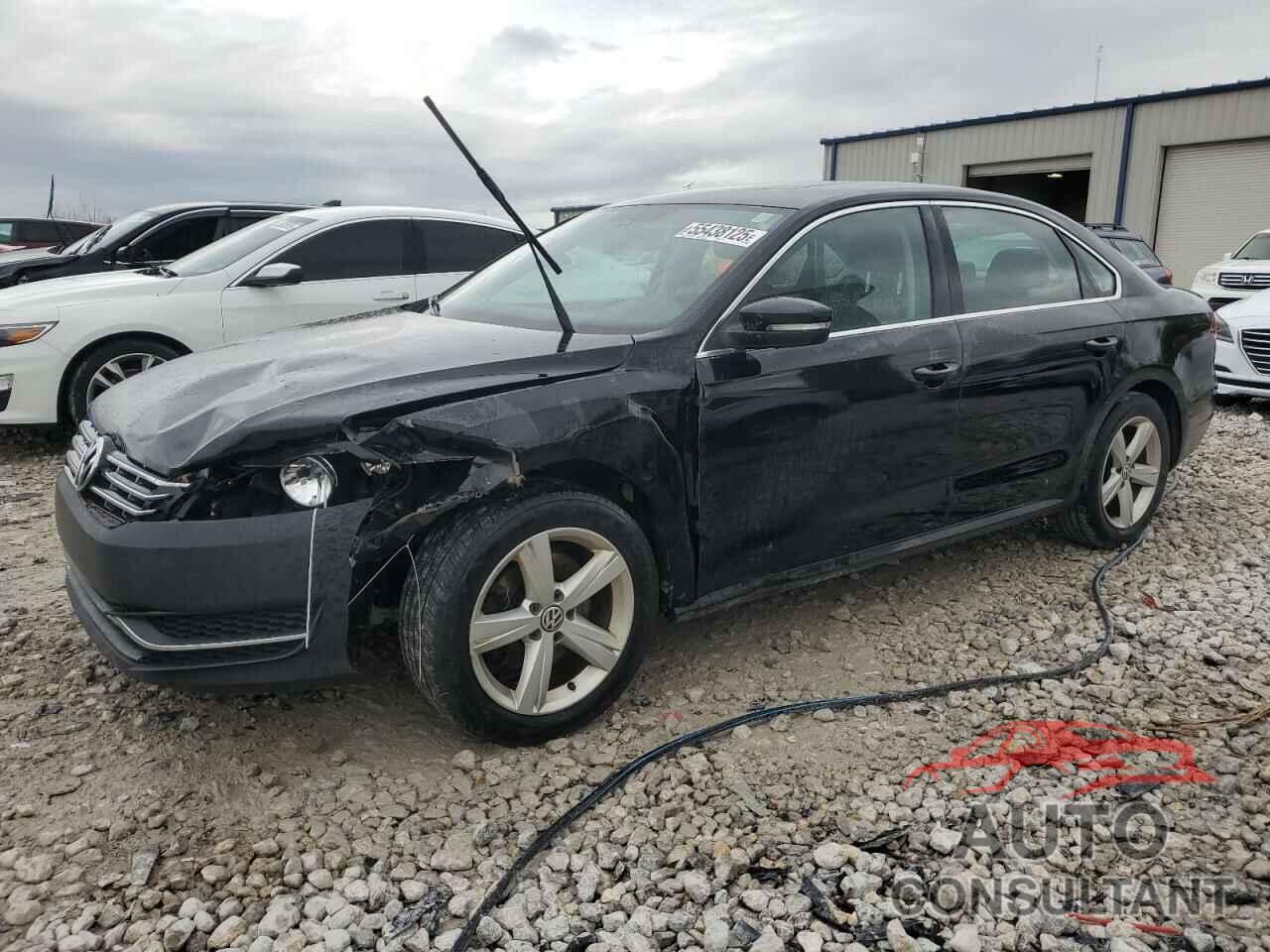 VOLKSWAGEN PASSAT 2013 - 1VWBN7A35DC145113