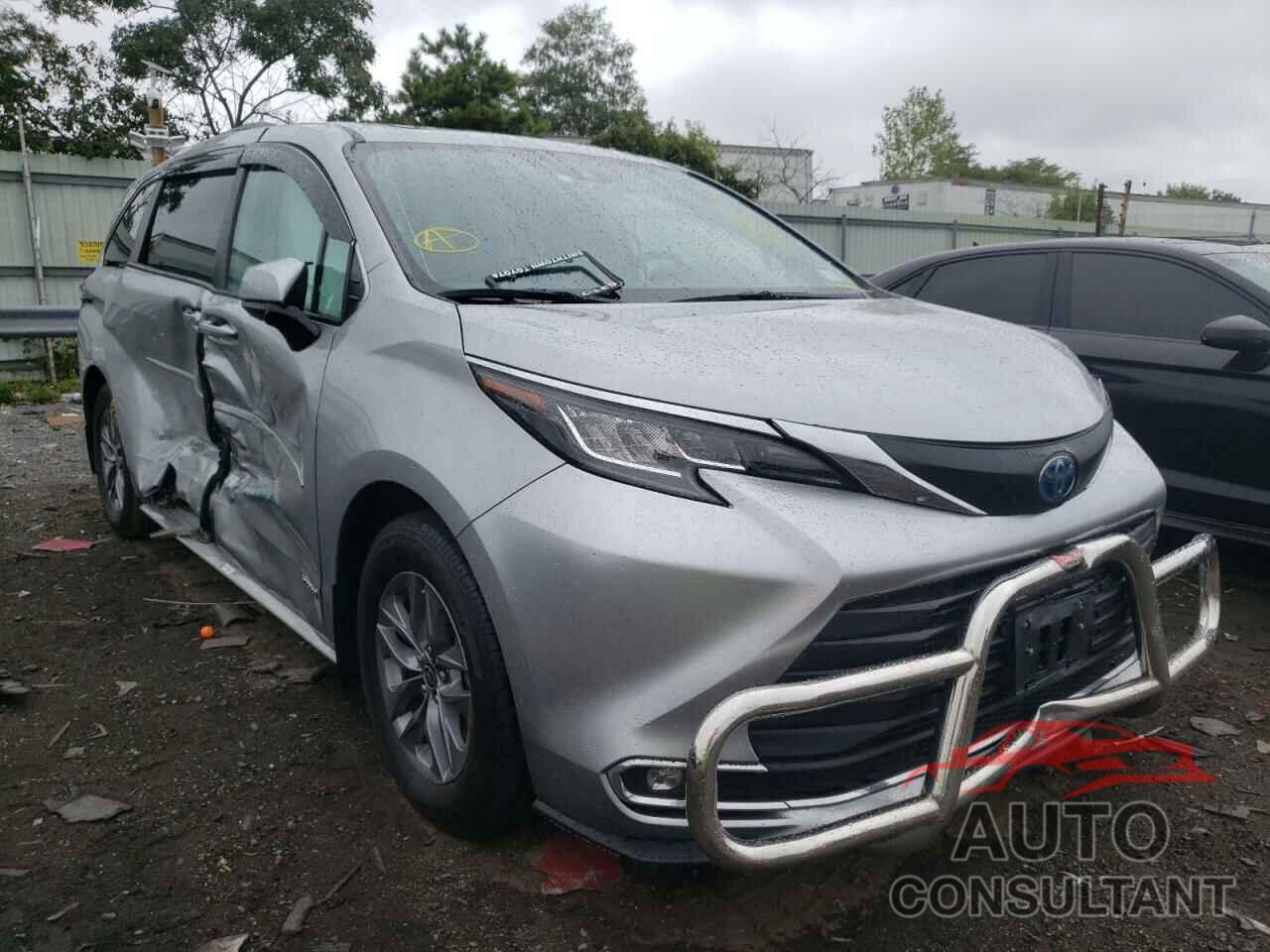 TOYOTA SIENNA 2021 - 5TDJSKFC2MS026209