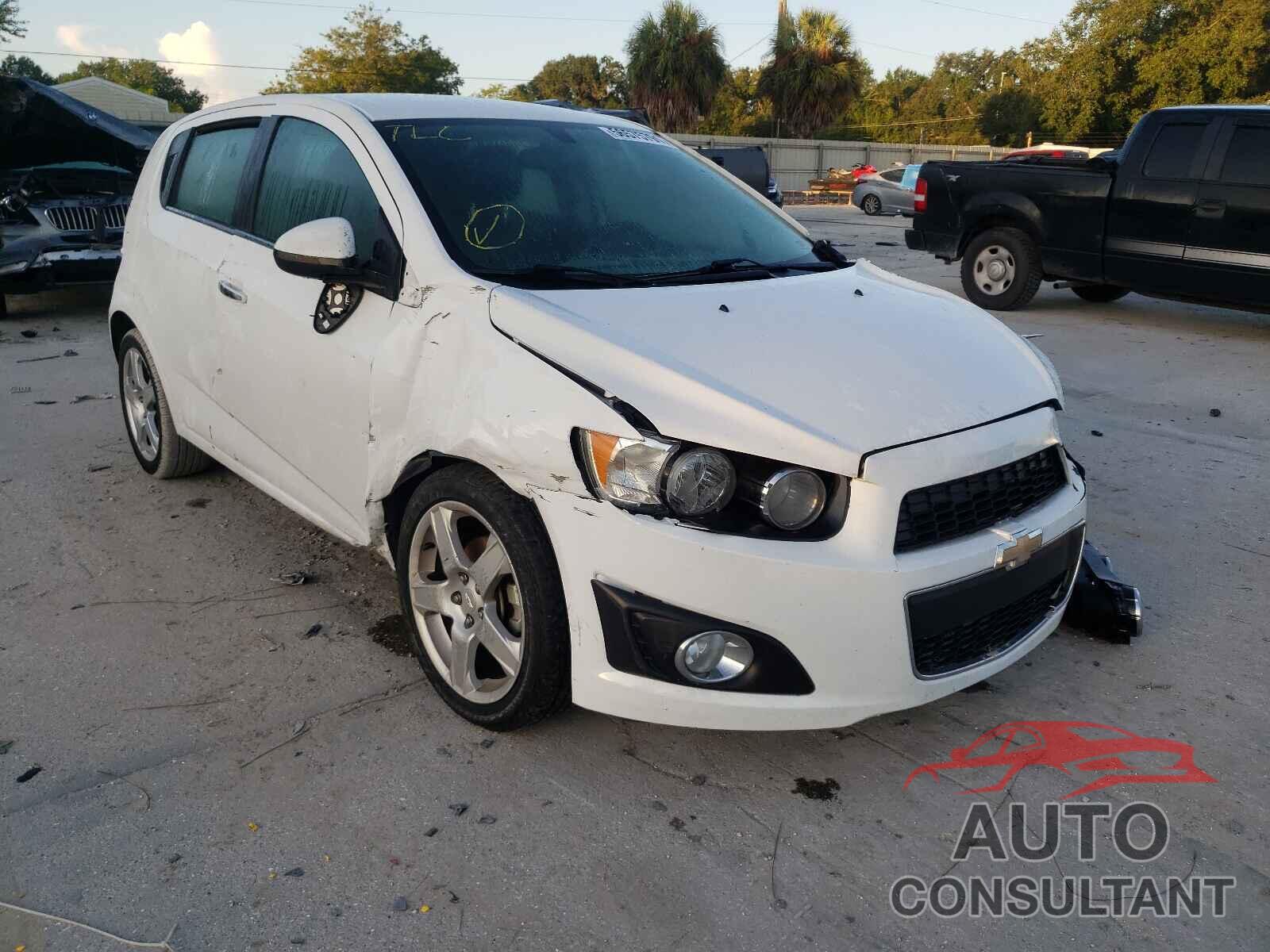 CHEVROLET SONIC 2016 - 1G1JE6SB1G4134762