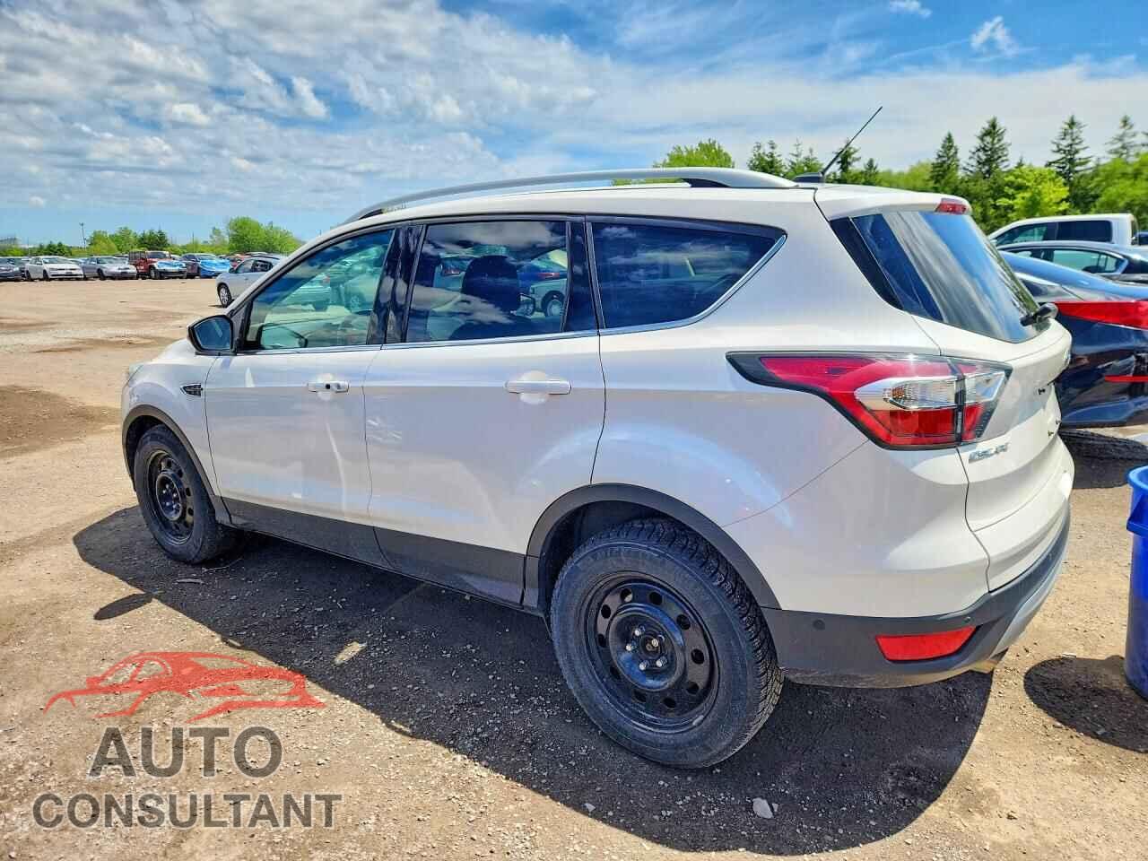 FORD ESCAPE 2017 - 1FMCU9J91HUB31795