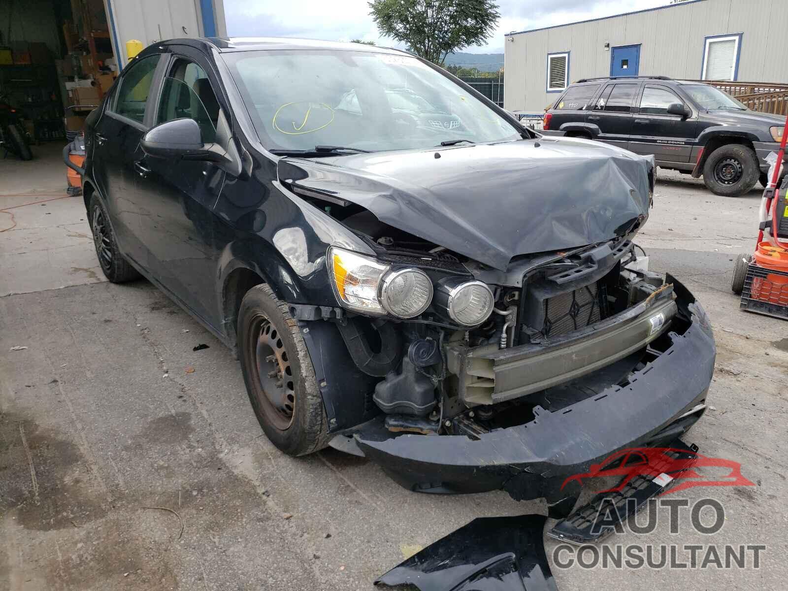 CHEVROLET SONIC 2016 - 1G1JB5SH2G4129772