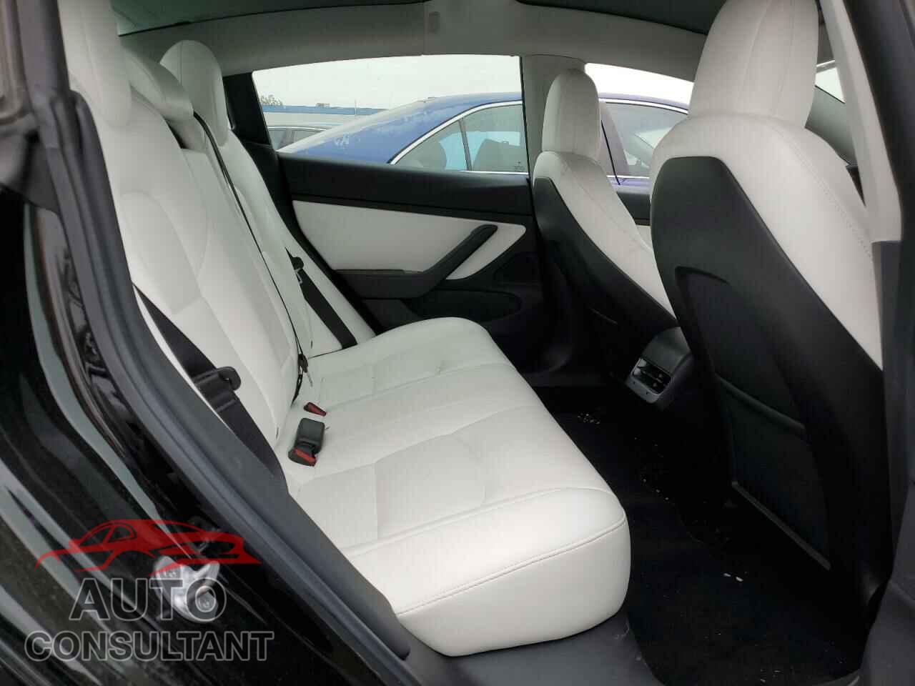 TESLA MODEL 3 2019 - 5YJ3E1EB2KF450638