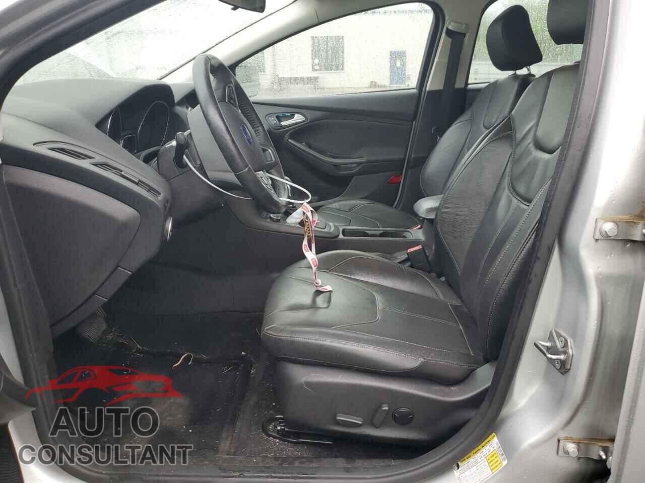 FORD FOCUS 2015 - 1FADP3F20FL214085
