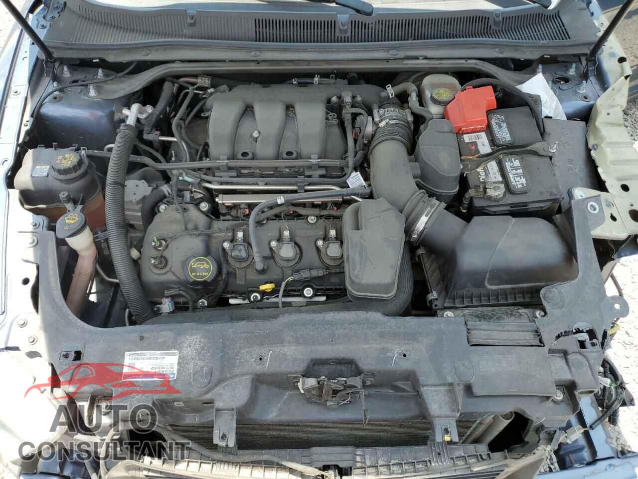 FORD TAURUS 2018 - 1FAHP2D82JG129446