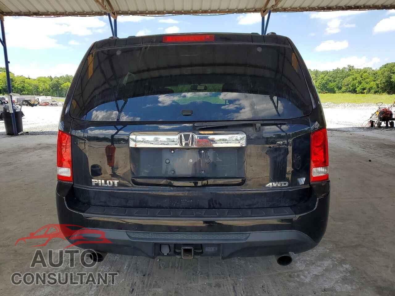 HONDA PILOT 2015 - 5FNYF4H66FB027652
