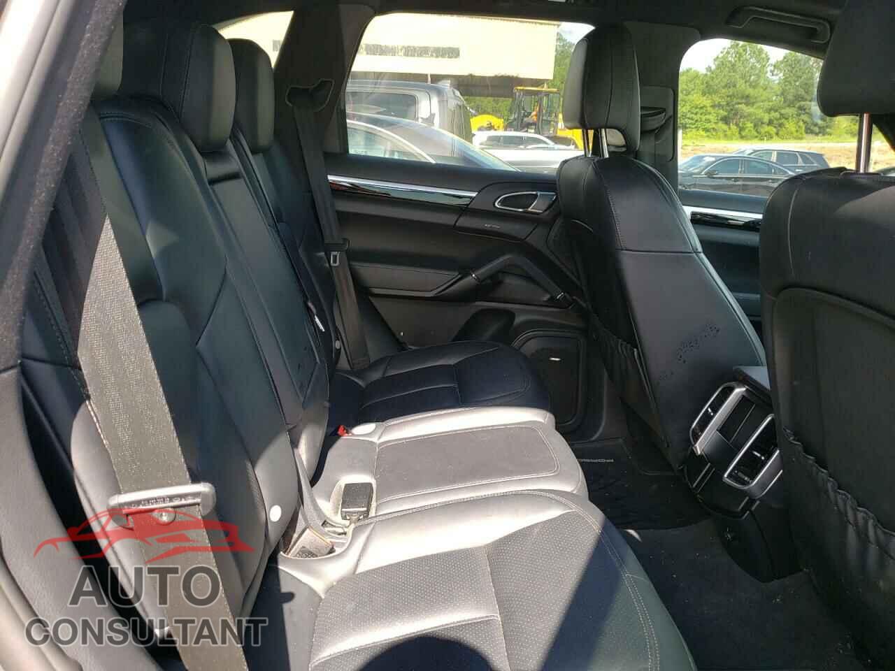 PORSCHE CAYENNE 2016 - WP1AA2A23GLA00479