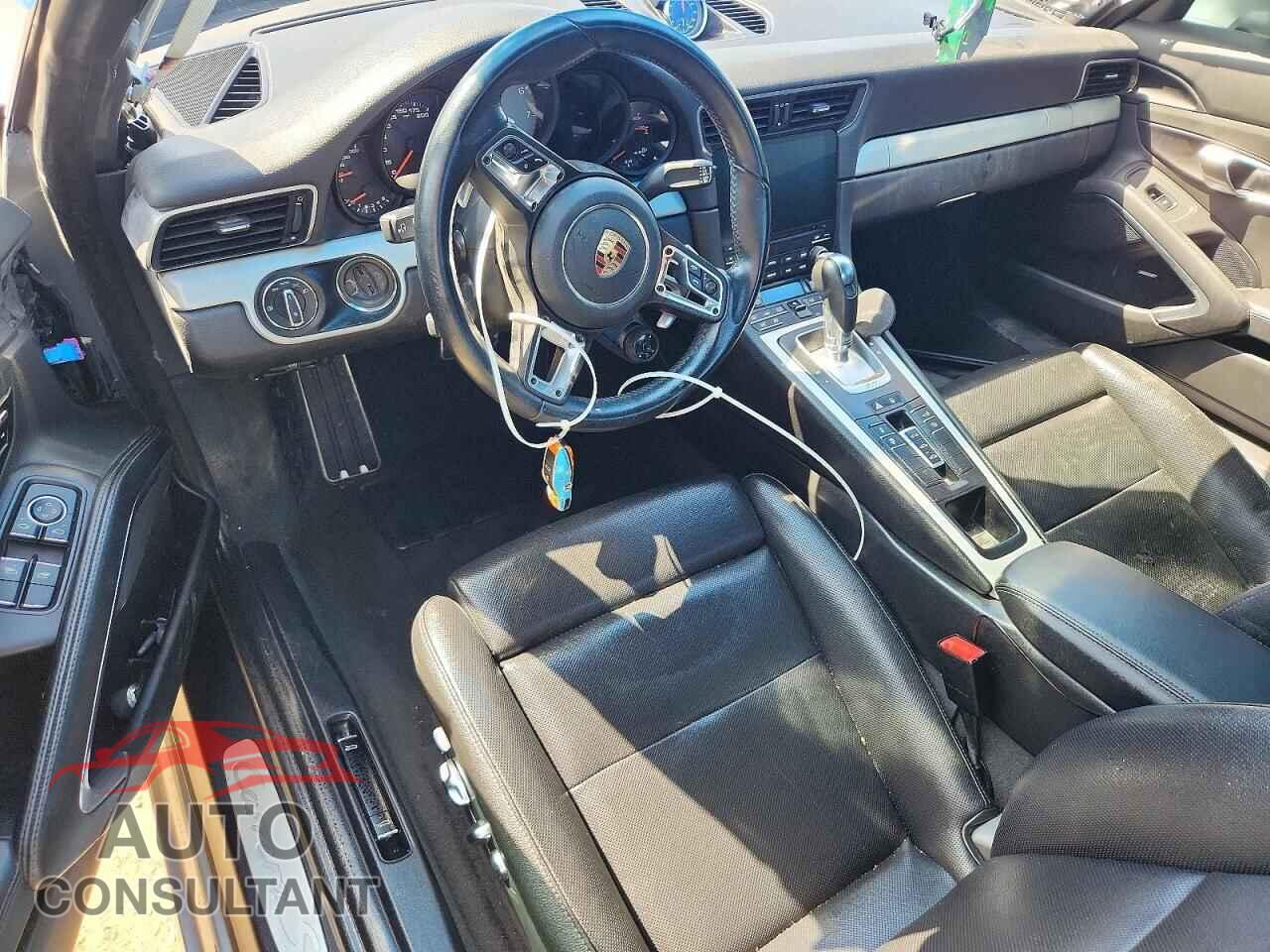 PORSCHE 911 2018 - WP0AB2A91JS123111