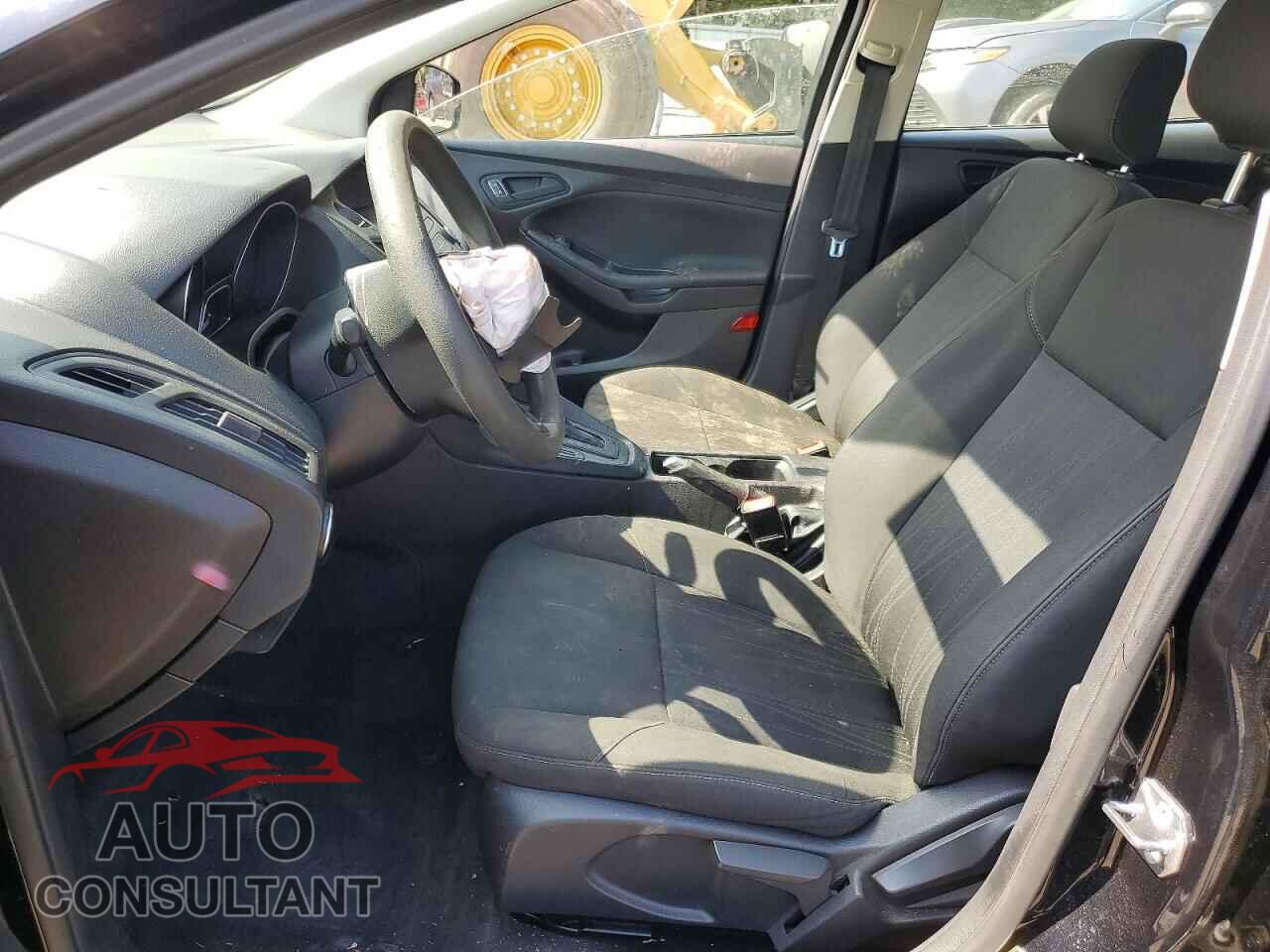 FORD FOCUS 2018 - 1FADP3E25JL284837