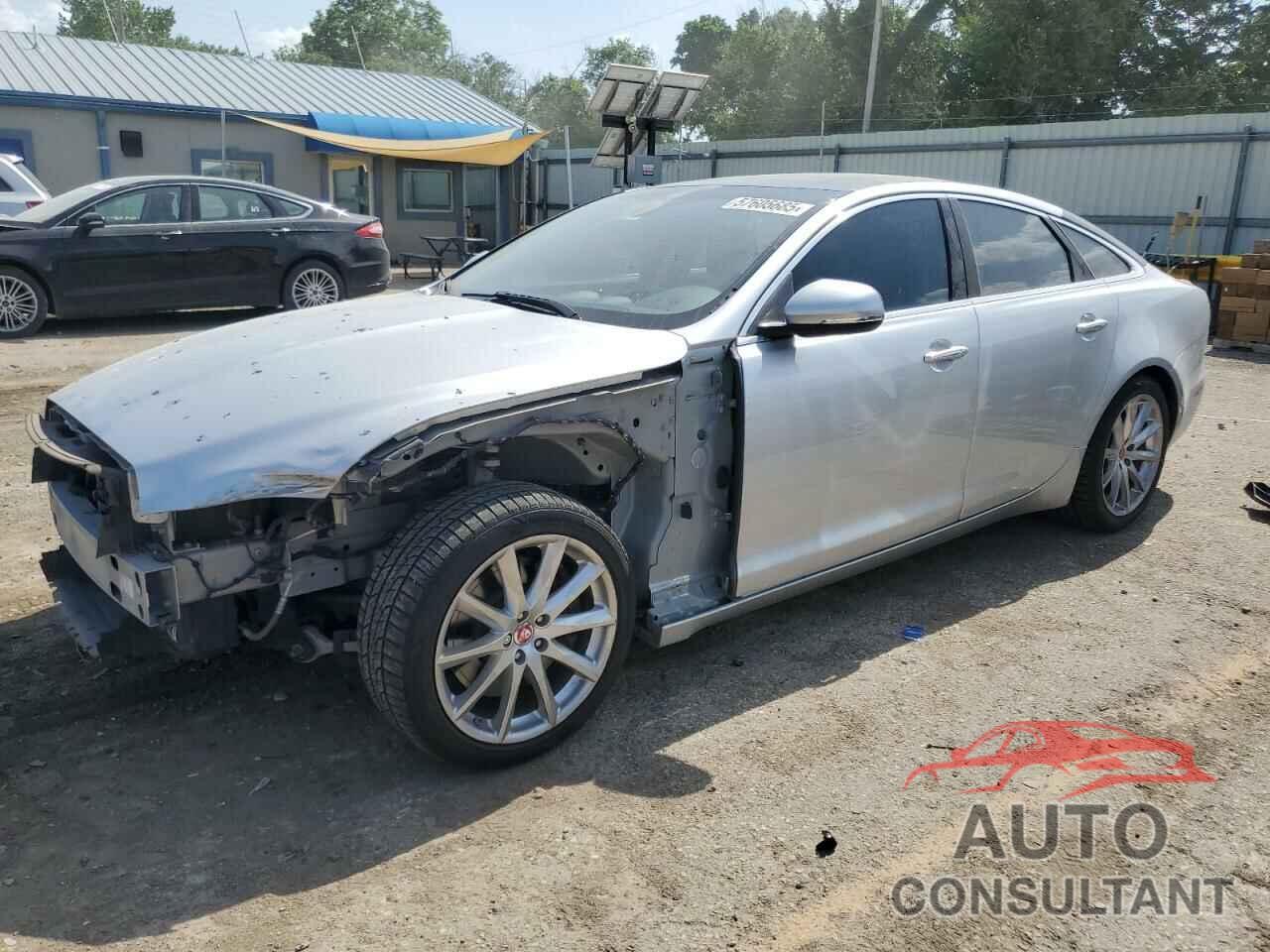 JAGUAR XJ 2015 - SAJWJ1CD1F8V75232