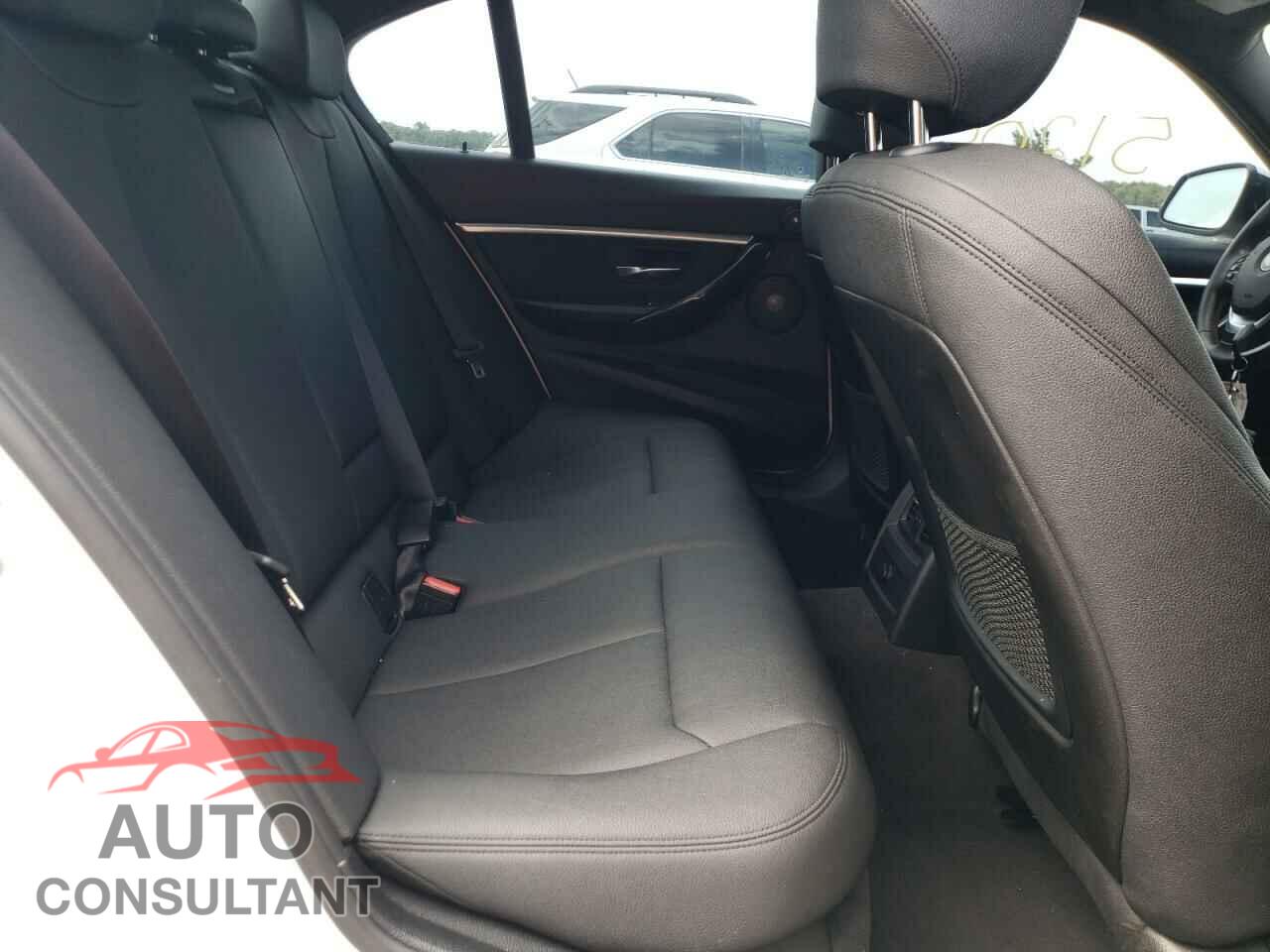 BMW 3 SERIES 2017 - WBA8E1C35HA159227