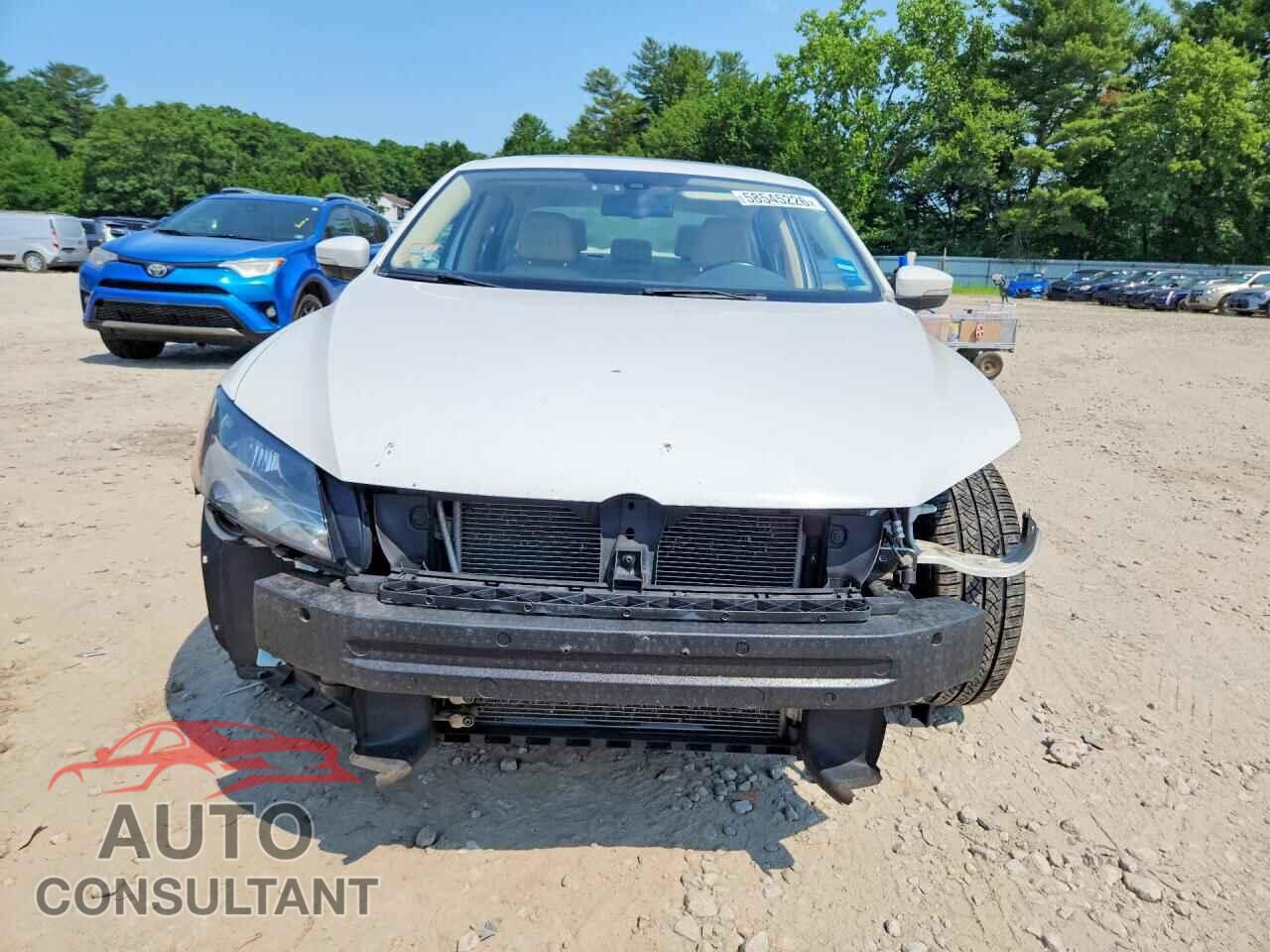 VOLKSWAGEN PASSAT 2013 - 1VWBP7A32DC123029