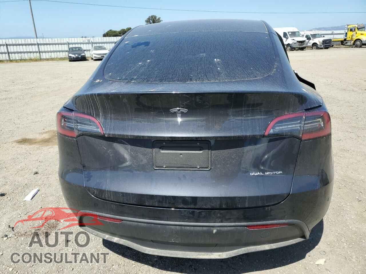 TESLA MODEL Y 2024 - 7SAYGDEE6RF032348