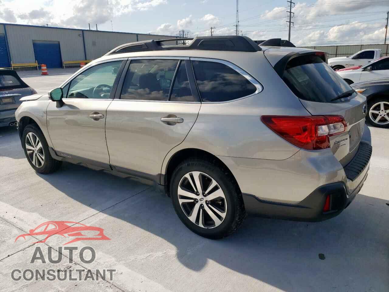 SUBARU OUTBACK 2018 - 4S4BSANC2J3233546