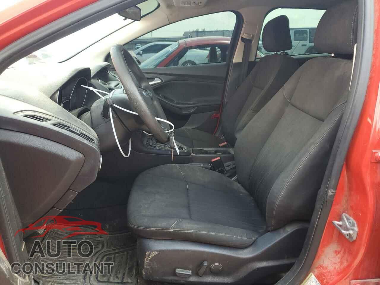 FORD FOCUS 2016 - 1FADP3FE0GL202515
