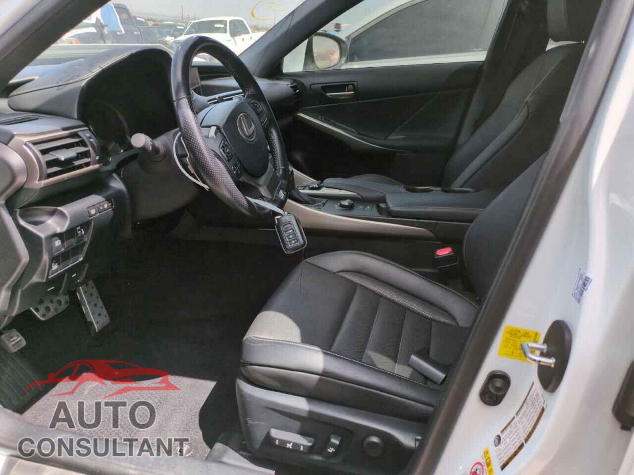 LEXUS IS 2017 - JTHBA1D22H5038785