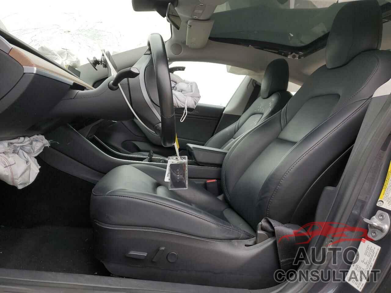 TESLA MODEL 3 2018 - 5YJ3E1EA0JF158217