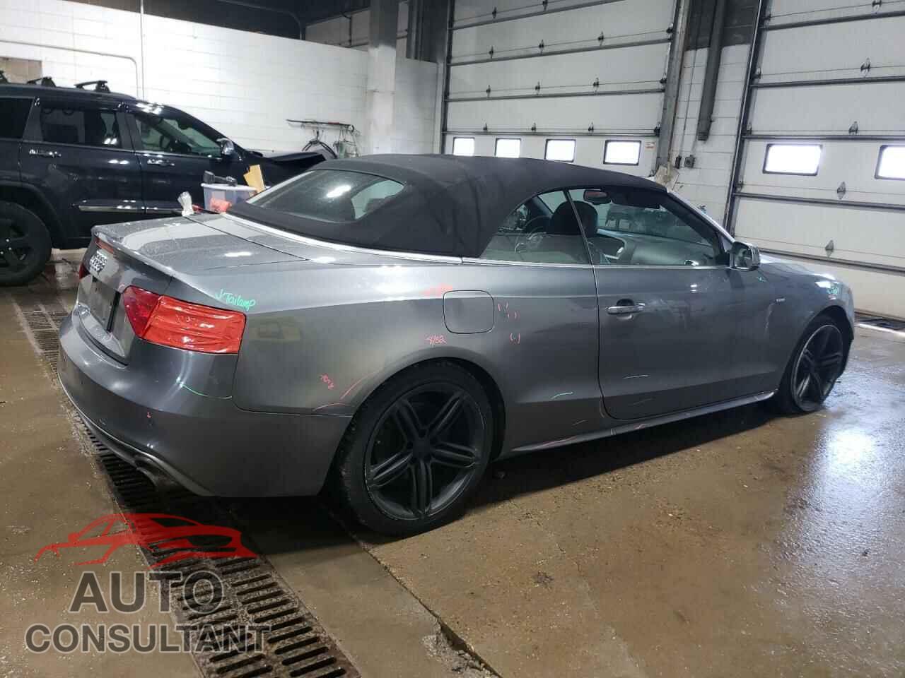 AUDI A5 2013 - WAUWFAFH8DN012639