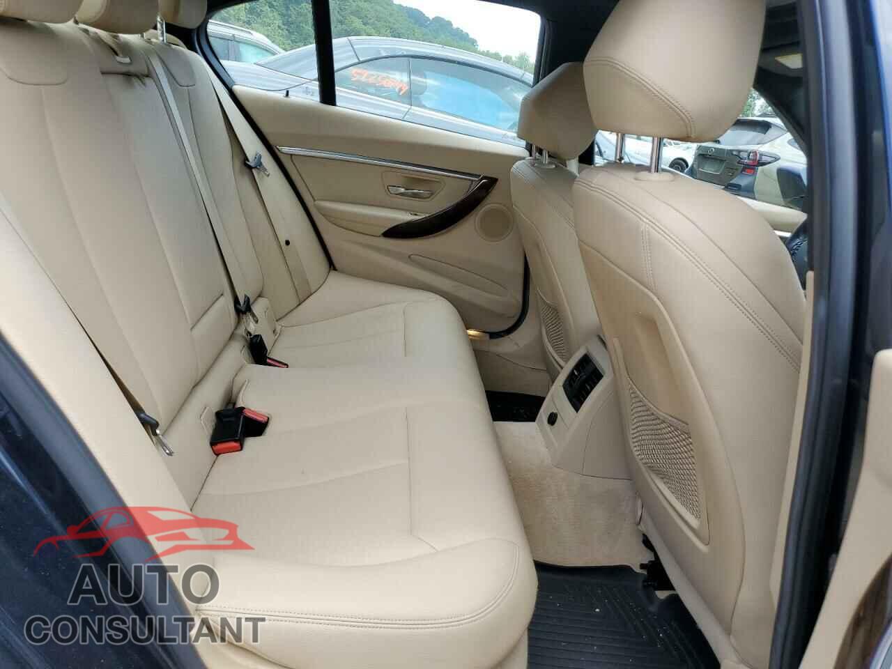 BMW 3 SERIES 2016 - WBA8E3G57GNU03409