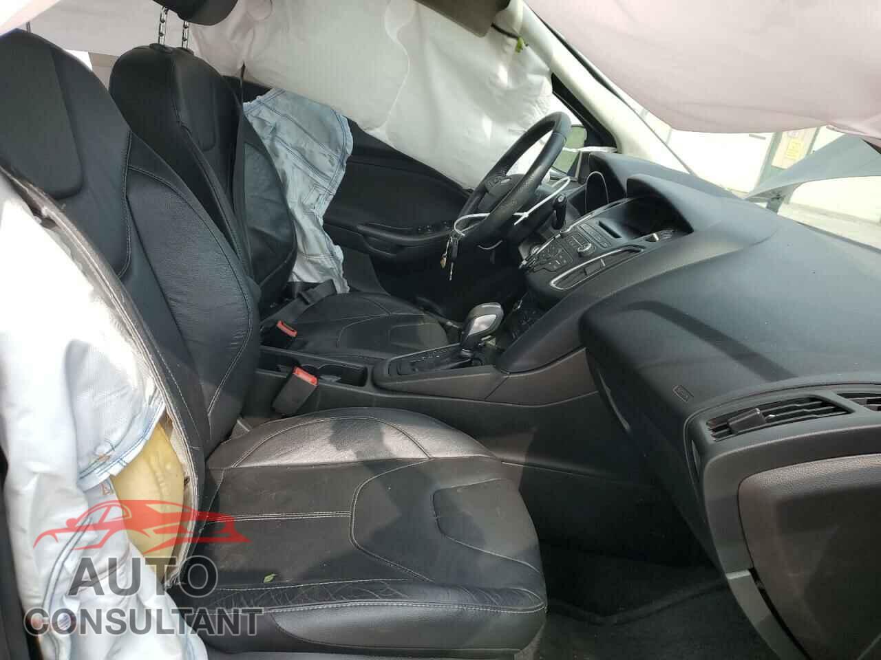 FORD FOCUS 2016 - 1FADP3K27GL325921