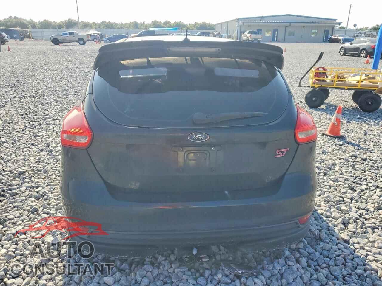 FORD FOCUS 2015 - 1FADP3L91FL338982