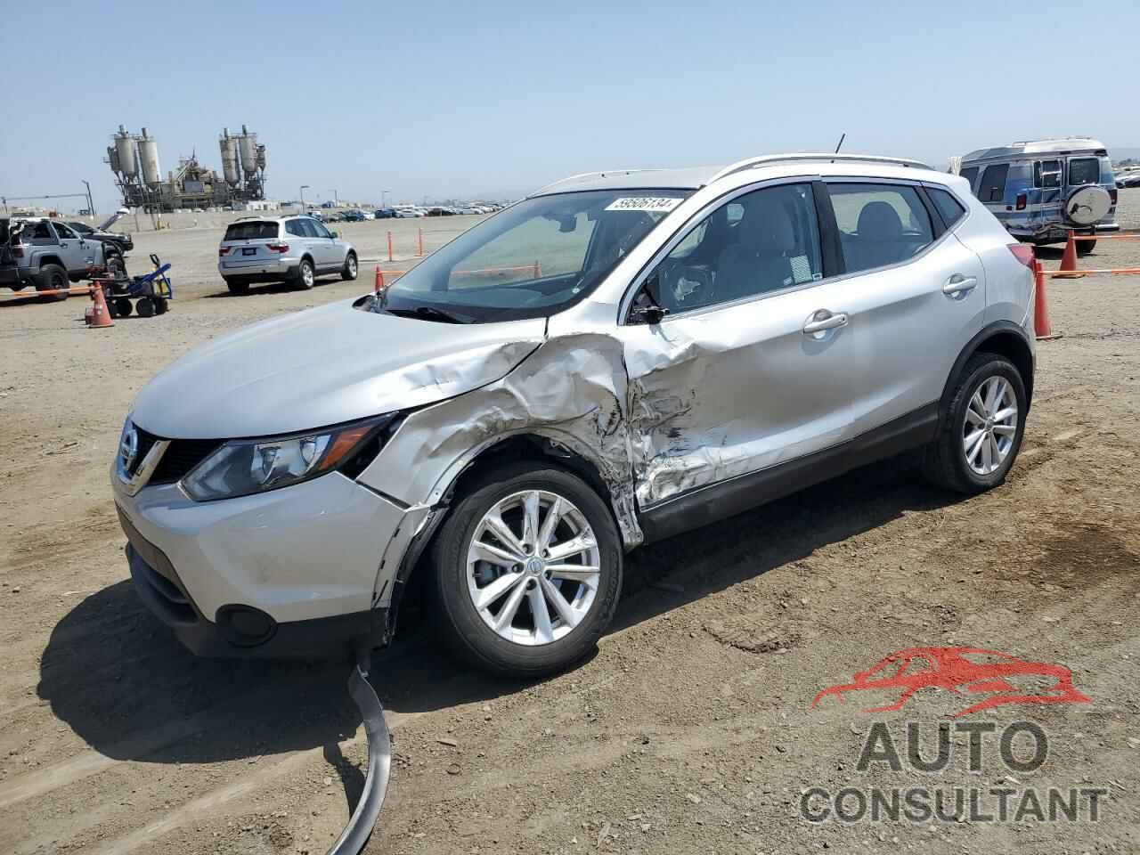 NISSAN ROGUE 2018 - JN1BJ1CP7JW104250