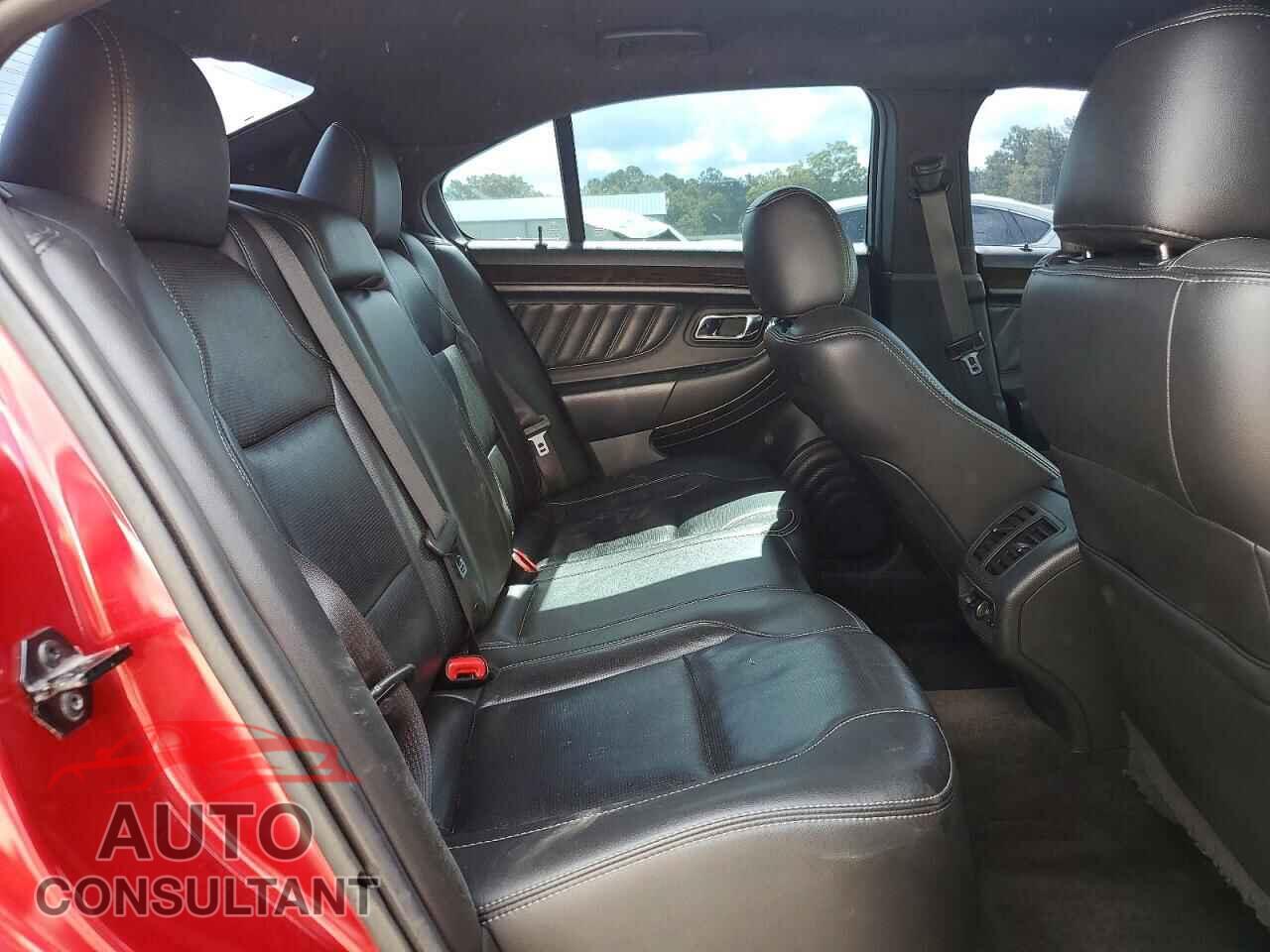 FORD TAURUS 2018 - 1FAHP2F81JG102333