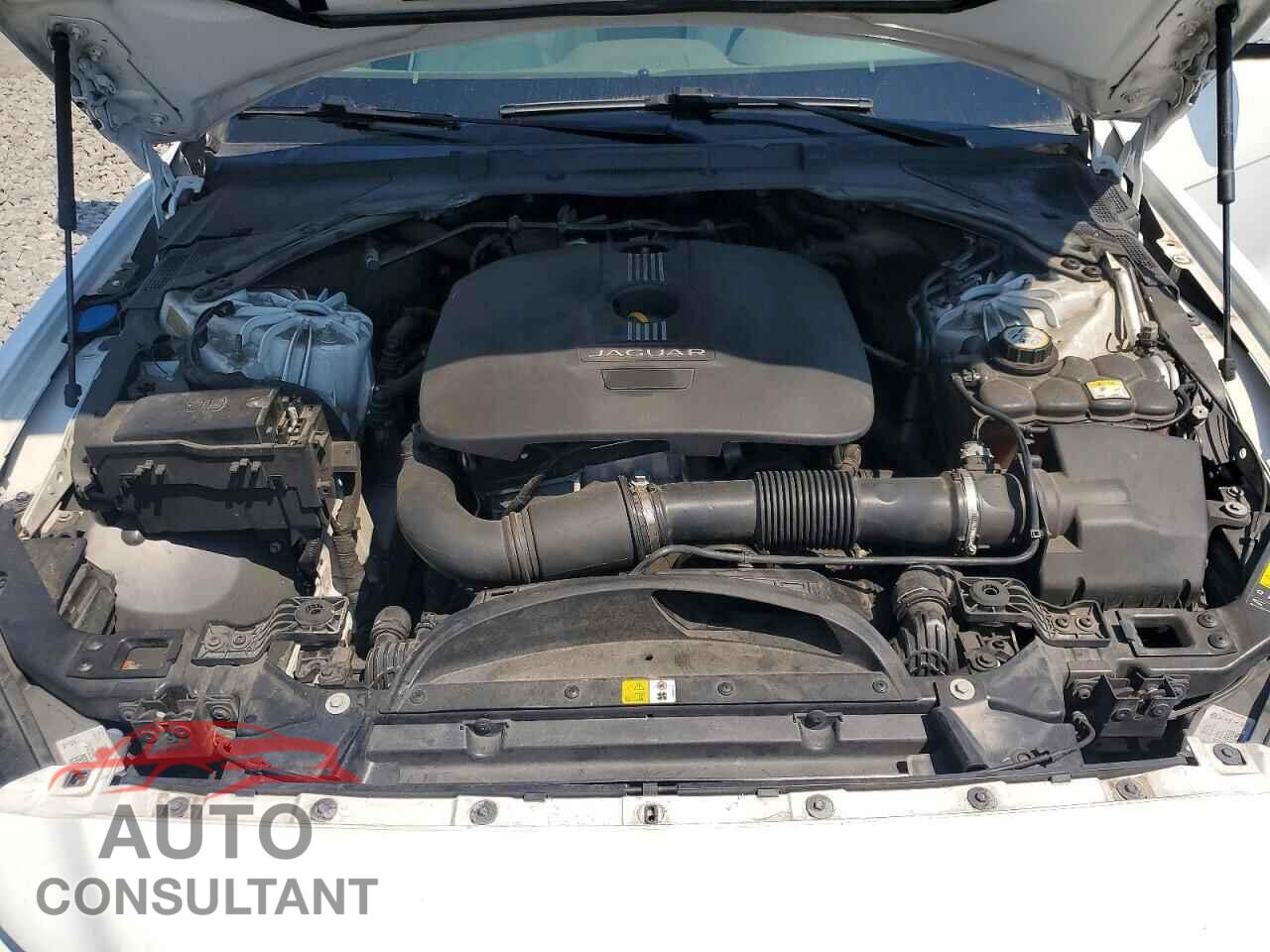 JAGUAR XE 2017 - SAJAR4BG4HA973613