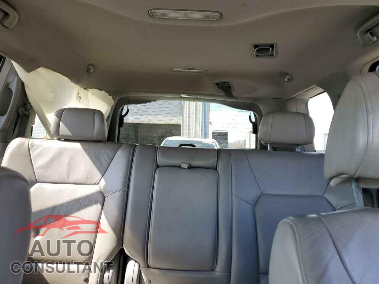 HONDA PILOT 2009 - 5FNYF48559B020820
