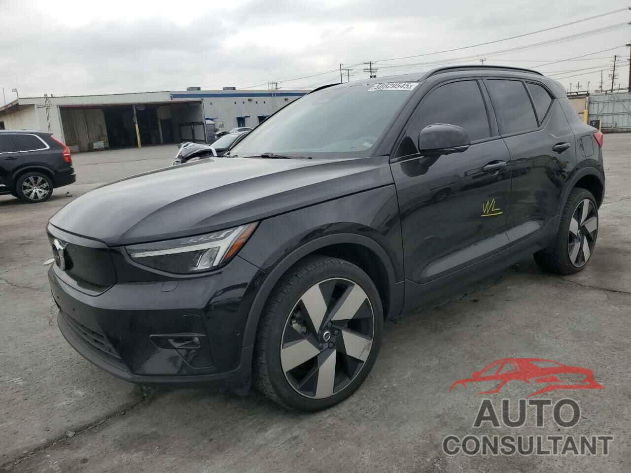 VOLVO XC40 2023 - YV4ED3UW9P2049879