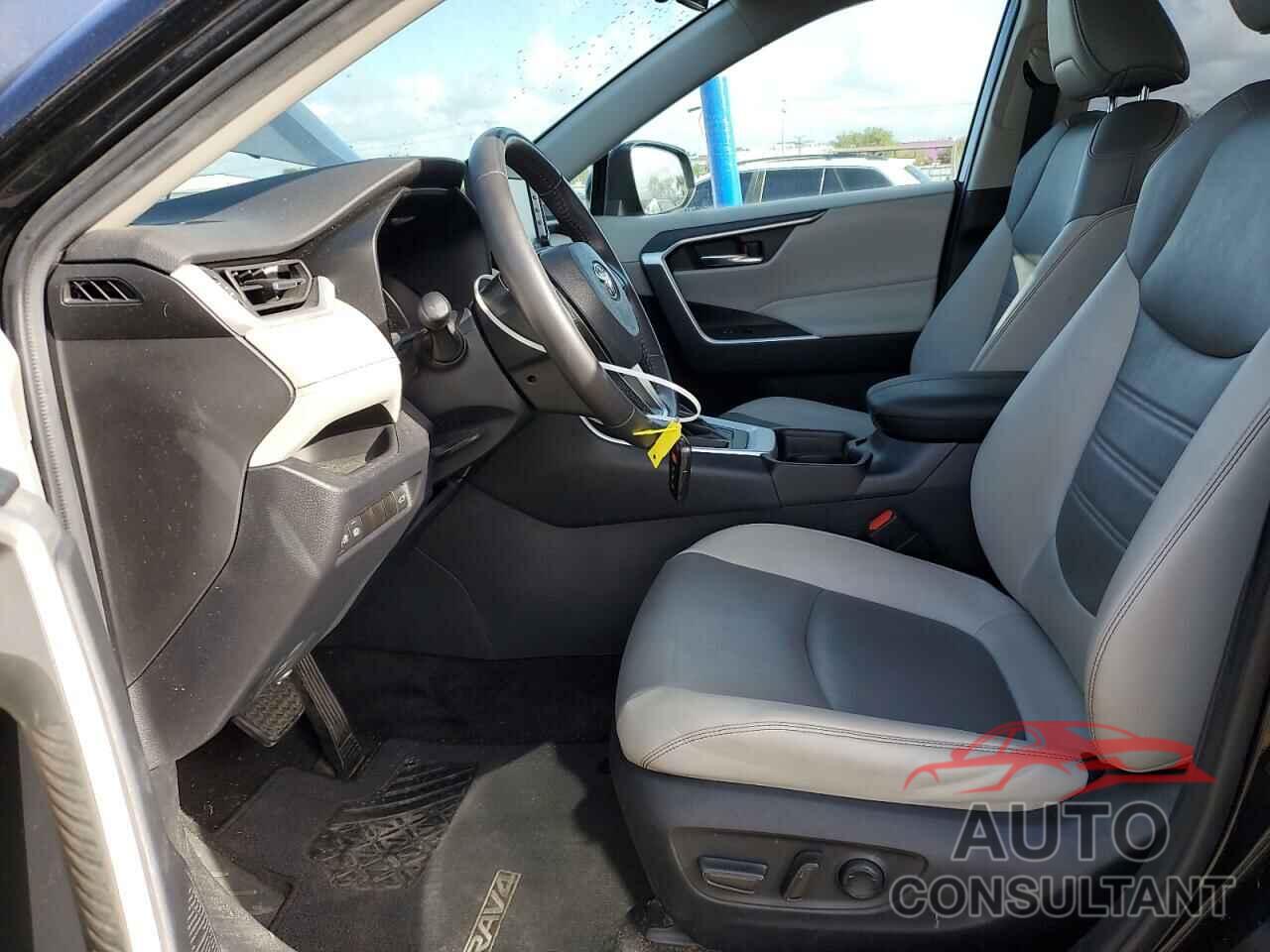 TOYOTA RAV4 2021 - 2T3C1RFV4MC117102