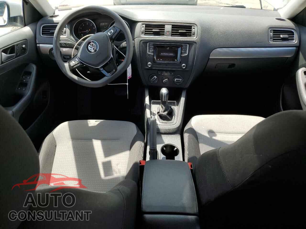 VOLKSWAGEN JETTA 2017 - 3VW2B7AJ0HM398352