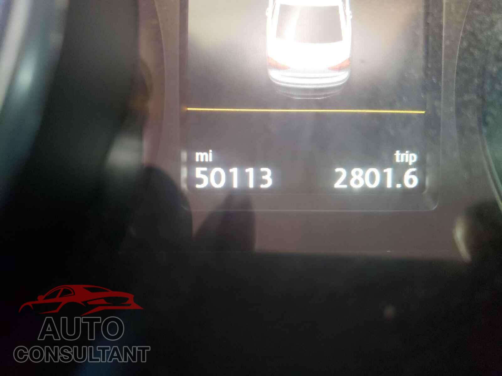 VOLKSWAGEN PASSAT 2017 - 1VWGT7A30HC051819